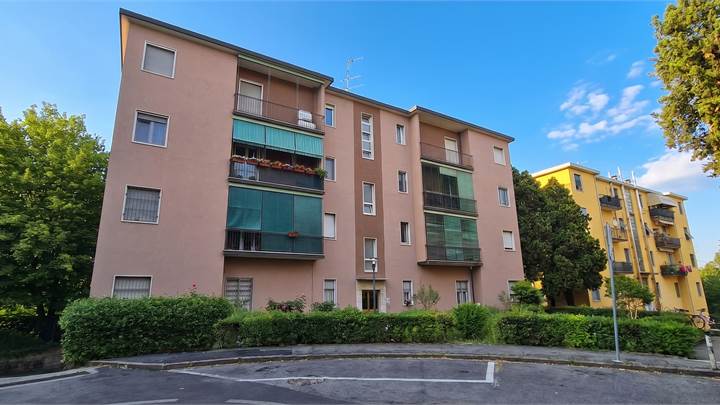 Bilocale al piano Rialzato con box e cantina - Viale Piave