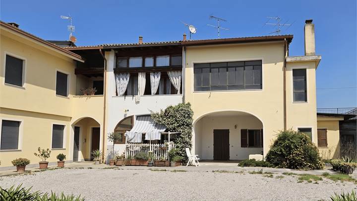 PORZIONE DI CASA IN VENDITA A BEDIZZOLE